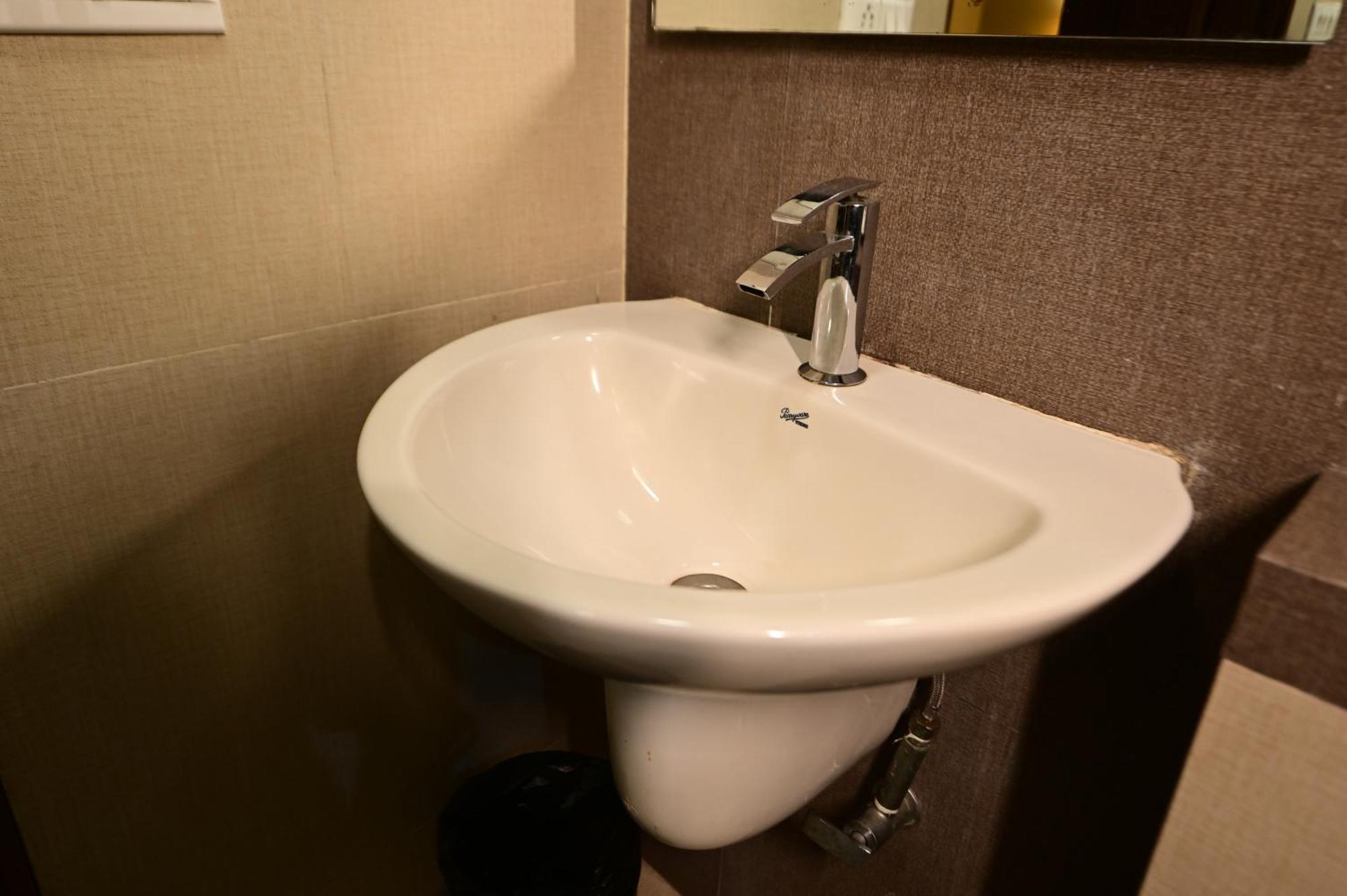 Hotel Sai Inn Bombaj Zewnętrze zdjęcie